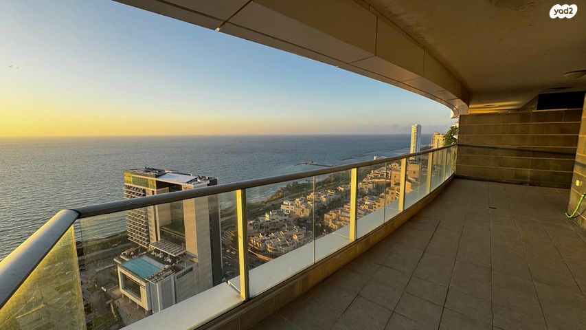 גג/ פנטהאוז, גלי הים, נתניה