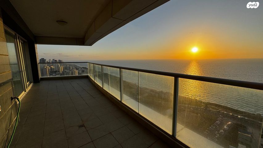 גג/ פנטהאוז, גלי הים, נתניה