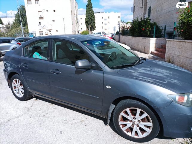 מודעת רכב מאזדה 3