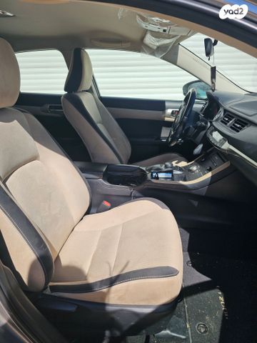 מודעת רכב לקסוס CT