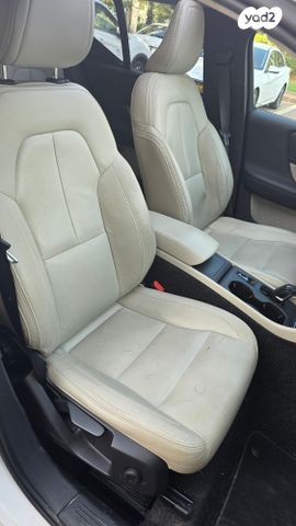וולוו XC40