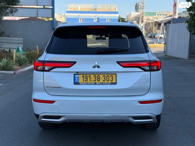 מיצובישי אאוטלנדר