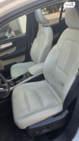 וולוו XC40