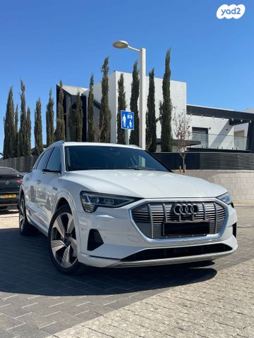 מודעת רכב אאודי E-tron