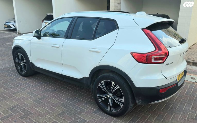 וולוו XC40