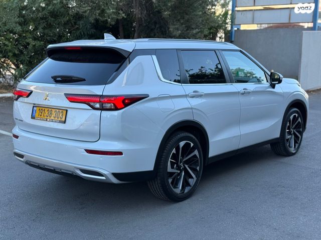 מיצובישי אאוטלנדר