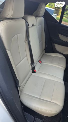 וולוו XC40