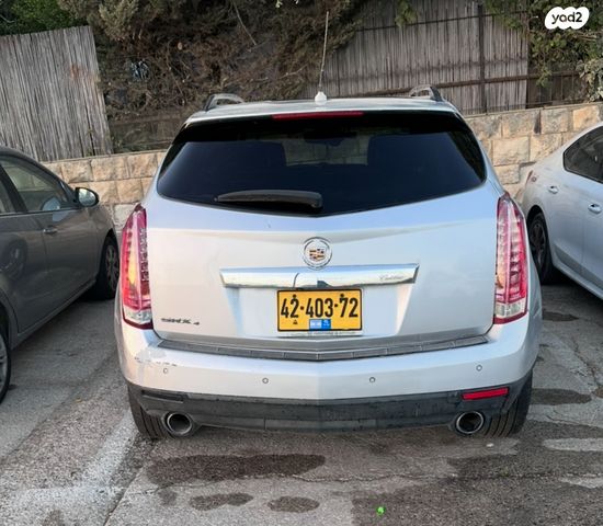 מודעת רכב קאדילק SRX