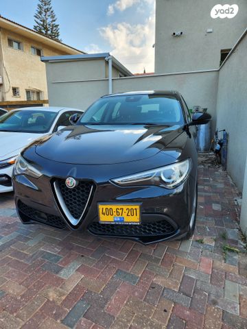 מודעת רכב אלפא רומיאו סטלביו