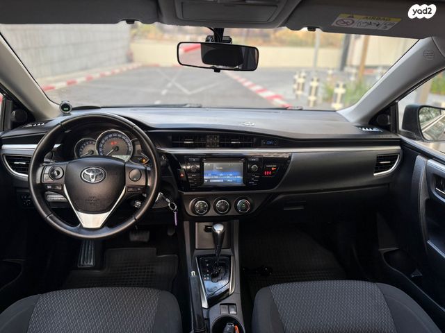 טויוטה קורולה