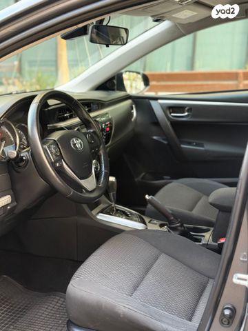 טויוטה קורולה