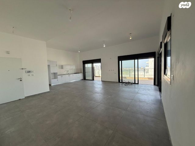 גג/ פנטהאוז, ליבנה 30, יצחק שמיר, נהריה