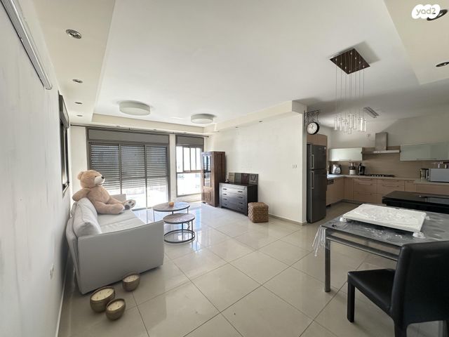 פנחס אילון 7