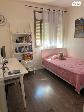 דירה, דרך הציונות 79, רובע ד', אריאל