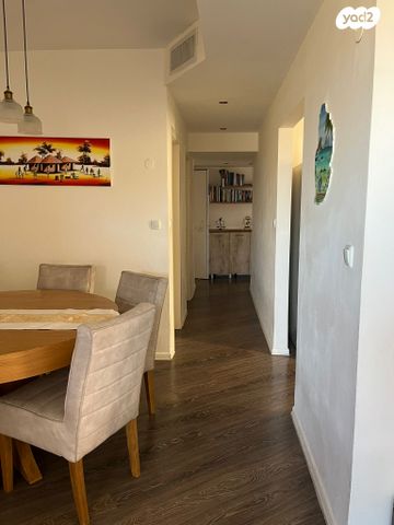 דירה, דרך הציונות 79, רובע ד', אריאל