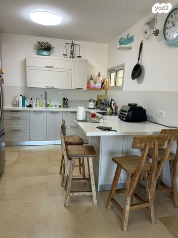 דירה, בנימין מטודלה 30, שיכון דן, נווה דן, תל אביב יפו