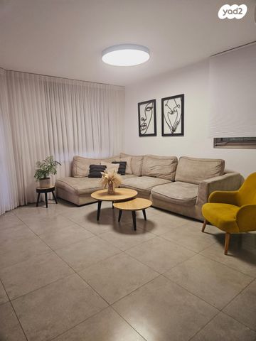 חנוך לוין 21