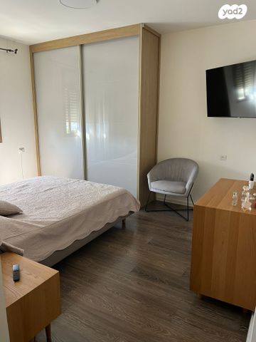 דירה, דרך הציונות 79, רובע ד', אריאל