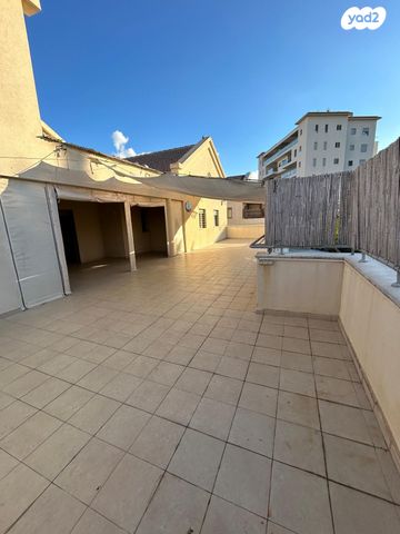 גג/ פנטהאוז, עגור 5, חלומות זכרון, זכרון יעקב