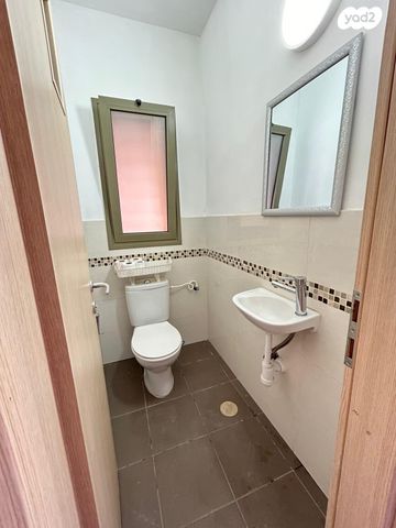 גג/ פנטהאוז, עגור 5, חלומות זכרון, זכרון יעקב