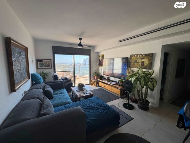 דירה, רובין 7, אבני חן, חריש