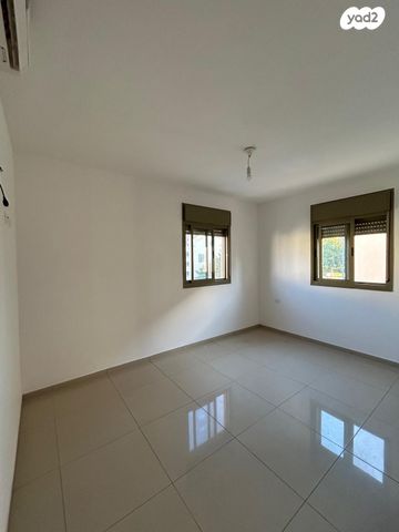 גג/ פנטהאוז, עגור 5, חלומות זכרון, זכרון יעקב