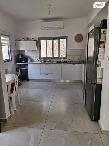 בית פרטי/ קוטג', רב ישראל אבוחצירה 9, עמנואל, עמנואל