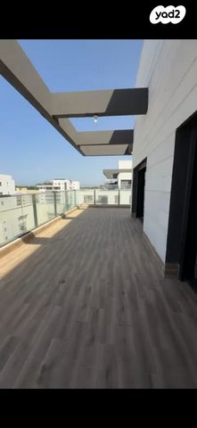 גג/ פנטהאוז, ליבנה 30, יצחק שמיר, נהריה