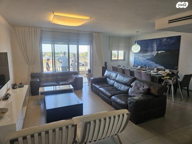 דירה, יהודה עמיחי 16, נווה זמר, רעננה