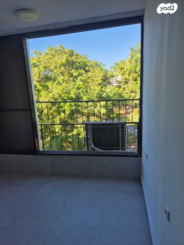 דירה, קרייתי 24, לב העיר, בת ים