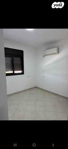 דירה, שדרות מנחם בגין 78, שכונת הורדים, קרית שמונה