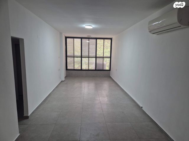 דירה, קרייתי 24, לב העיר, בת ים