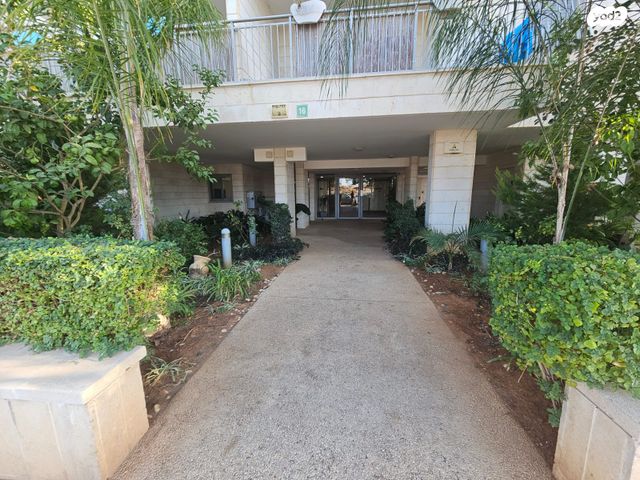 דירה, יהודה עמיחי 16, נווה זמר, רעננה