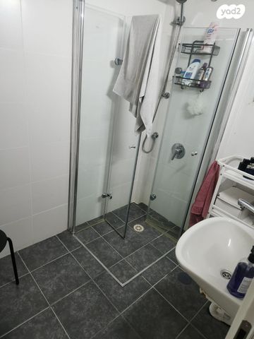 אבן גבירול 60