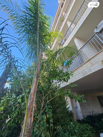 דירה, יהודה עמיחי 16, נווה זמר, רעננה