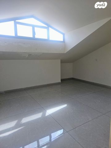 גג/ פנטהאוז, בר כוכבא, יל"ג, חיפה