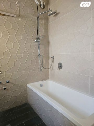 גג/ פנטהאוז, בר כוכבא, יל"ג, חיפה