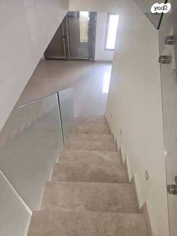 גג/ פנטהאוז, בר כוכבא, יל"ג, חיפה