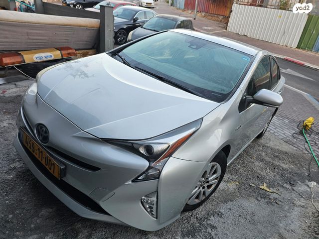 טויוטה פריוס