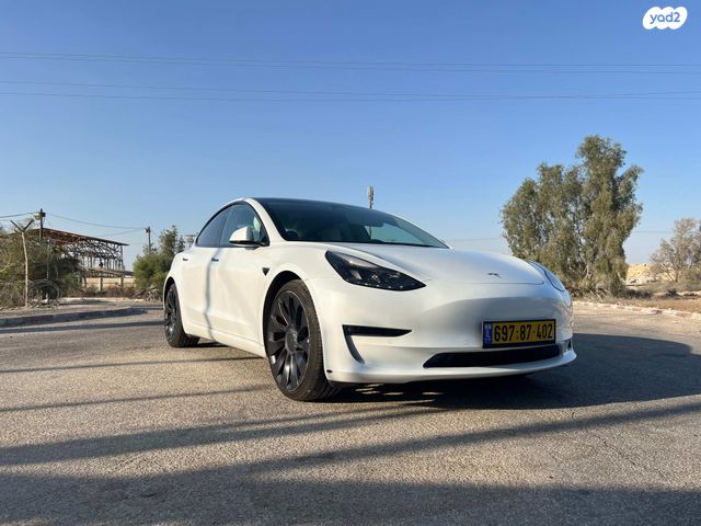 מודעת רכב טסלה מודל 3