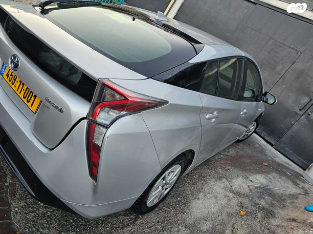 טויוטה פריוס