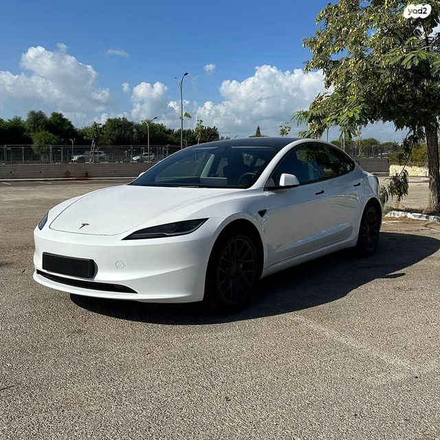מודעת רכב טסלה מודל 3