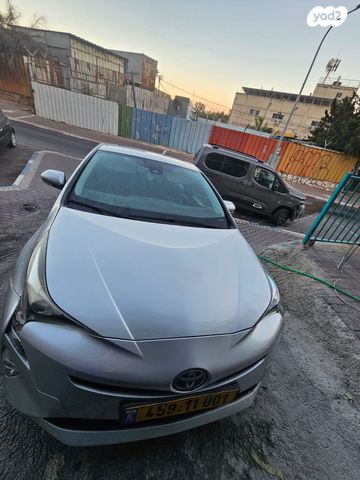 טויוטה פריוס