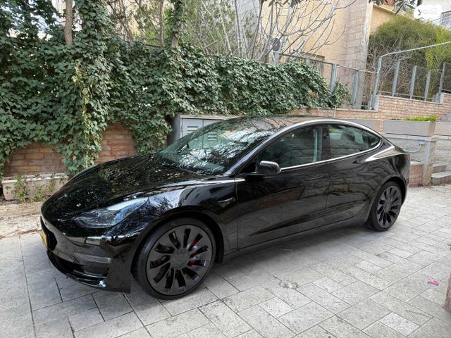 מודעת רכב טסלה מודל 3