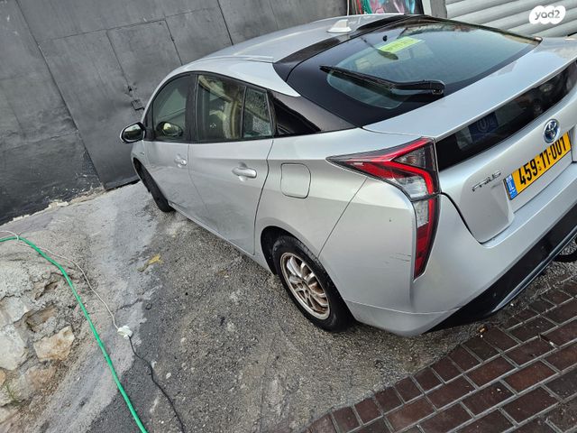 טויוטה פריוס