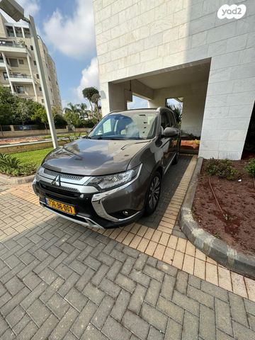 מיצובישי אאוטלנדר