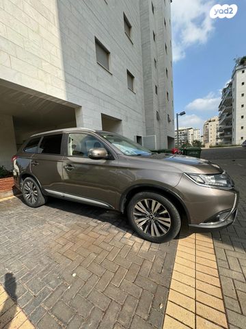 מיצובישי אאוטלנדר