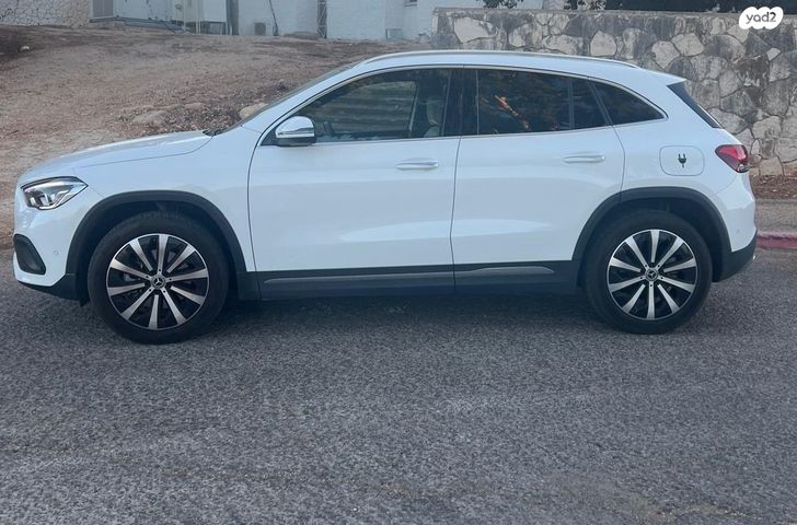 מרצדס-בנץ GLA