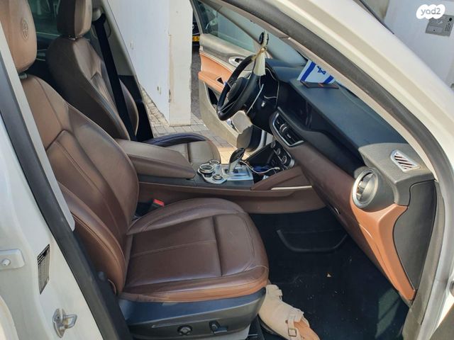 אלפא רומיאו סטלביו