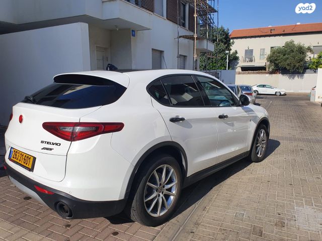 אלפא רומיאו סטלביו